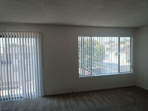 1111 in San Pedro, CA - Foto de edificio - Interior Photo