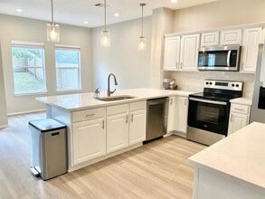 9306 Brents Elm Dr in Austin, TX - Building Photo - Building Photo