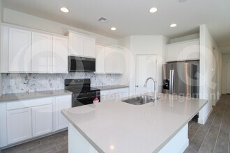 24196 W Hess Ave in Buckeye, AZ - Building Photo - Building Photo
