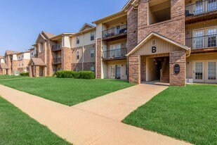 Scenic Station Apartments in Springfield, MO - Building Photo