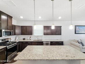 1664 Sam Dominguez in El Paso, TX - Building Photo - Building Photo