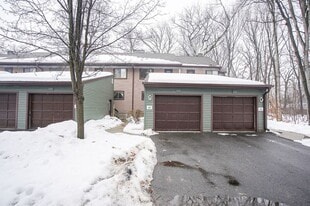 155 Wynwood Dr in Enfield, CT - Building Photo