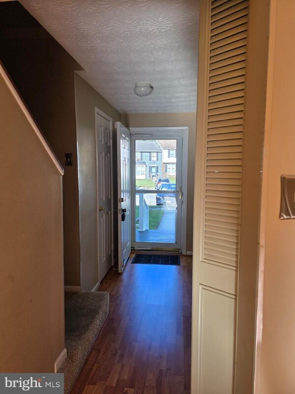 8530 Castlemill Cir in Perry Hall, MD - Foto de edificio - Building Photo