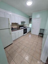 557 Roosevelt Ave in Carteret, NJ - Building Photo - Building Photo