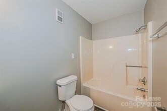 233 Hoskins Mill Ln in Charlotte, NC - Building Photo - Building Photo