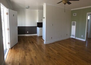 1422 N Serrano Ave in Los Angeles, CA - Foto de edificio - Building Photo