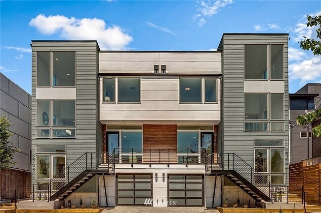 property at 2738 S Elmwood Pl