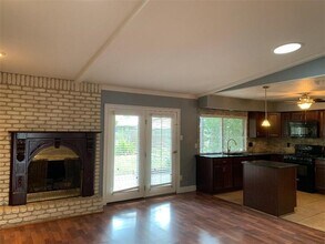 201 Starbright Dr in Austin, TX - Building Photo - Building Photo