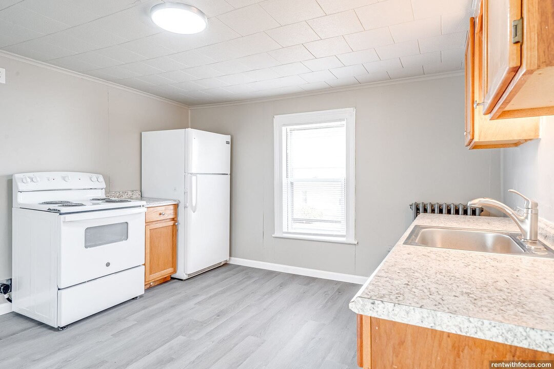 547 Ceape Ave in Oshkosh, WI - Building Photo