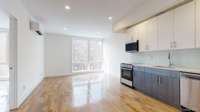 138-28 Queens Blvd, Unit 6C in Queens, NY - Building Photo - Building Photo