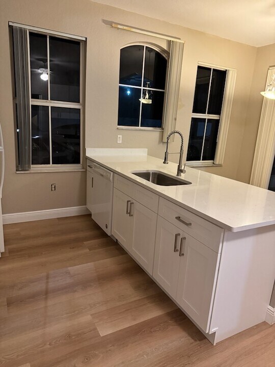 5028 Sunridge Palms Dr in Tampa, FL - Building Photo