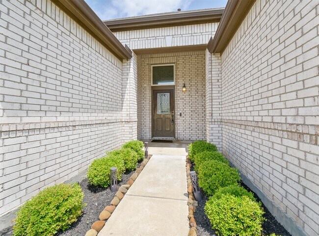 13207 Westmont Heights Ln