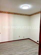 400 E Coolbaugh St in Red Oak, IA - Foto de edificio - Building Photo