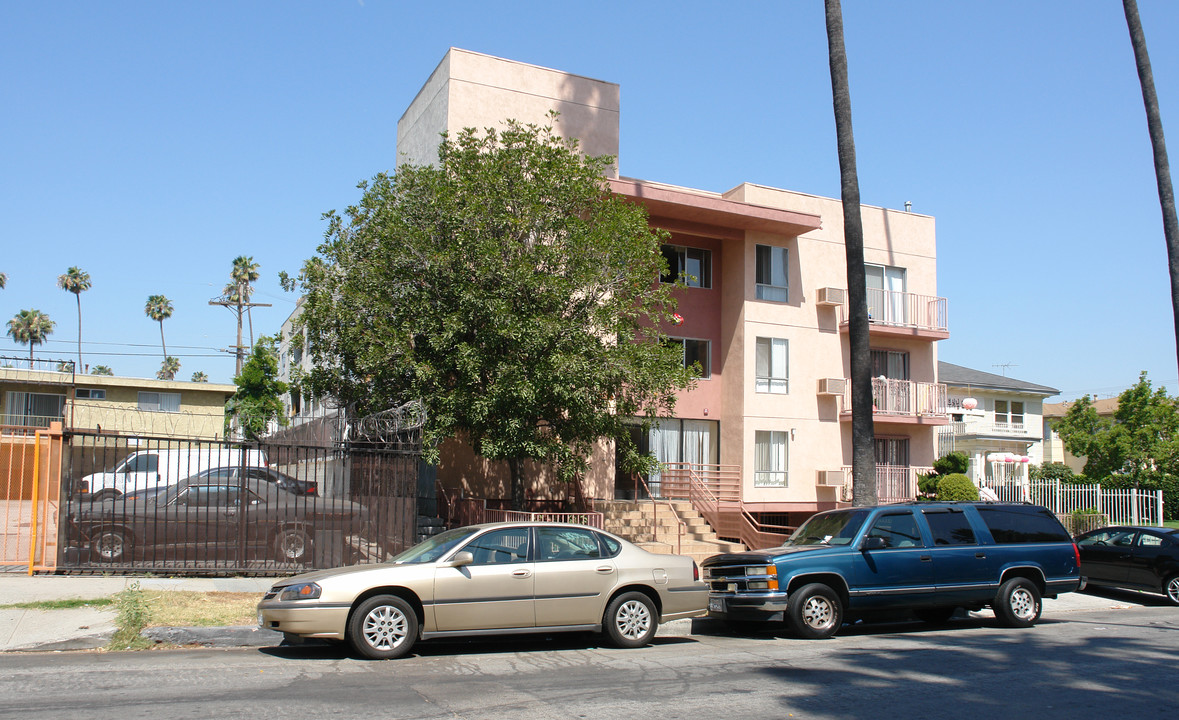 943 Arapahoe St in Los Angeles, CA - Building Photo