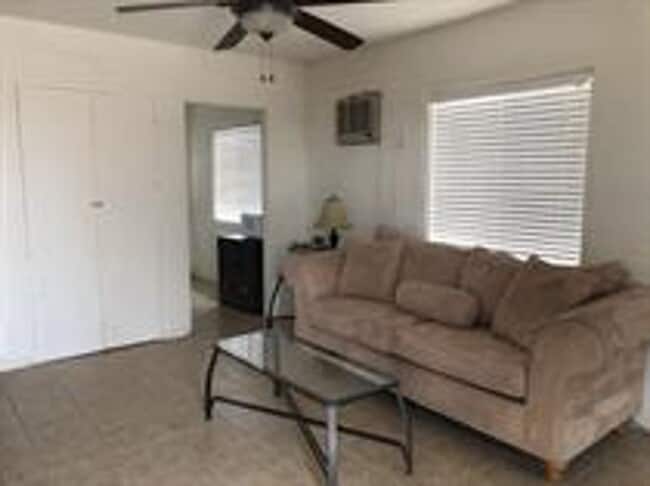 7153 Elm Ave in Twentynine Palms, CA - Building Photo - Building Photo