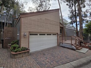 24776 Glenwood Dr in Lake Forest, CA - Building Photo - Building Photo