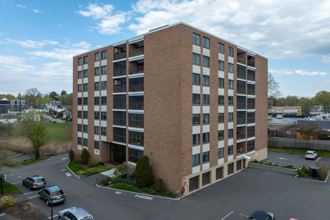 Melrose Towers Condominium in Melrose, MA - Building Photo