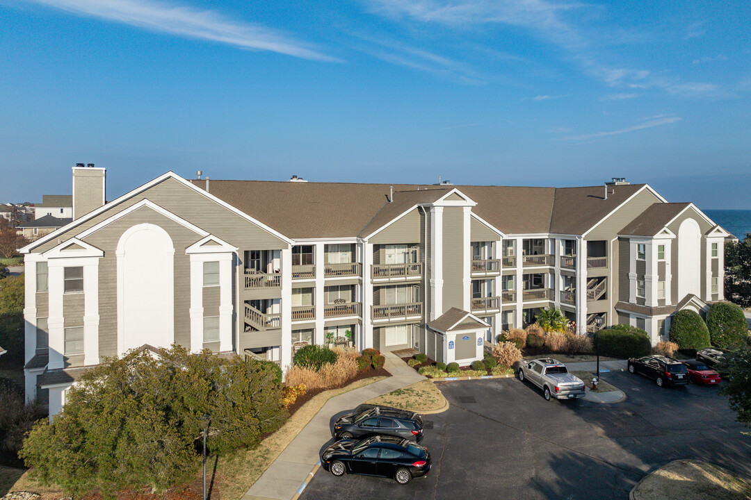 Saltponds on the Bay in Hampton, VA - Building Photo