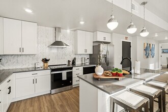 206 N Chapparell Dr in Hurricane, UT - Building Photo - Building Photo