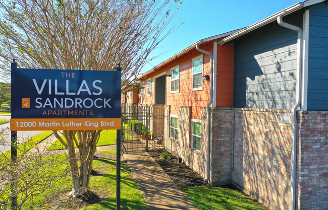 Villas at Sandrock in Houston, TX - Foto de edificio - Building Photo