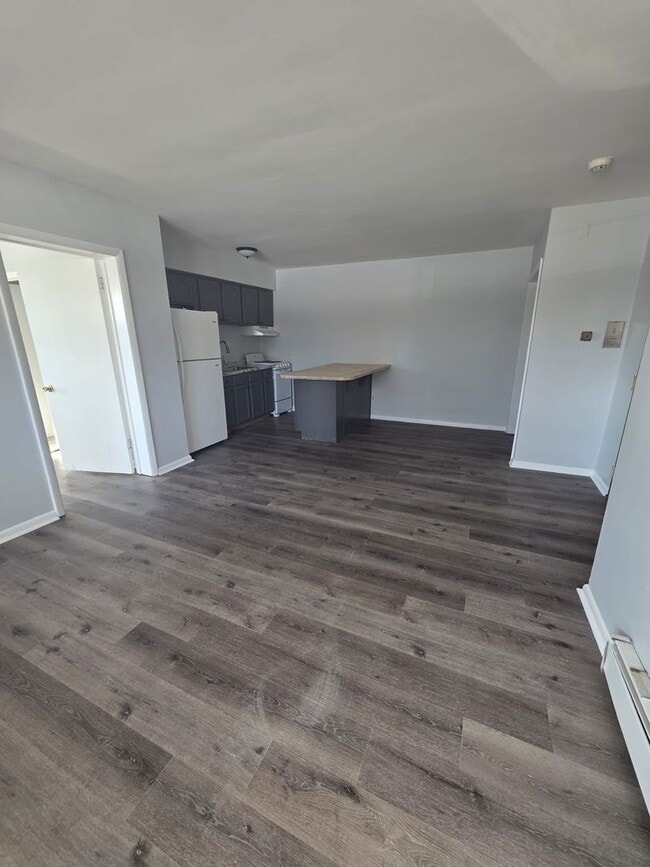 property at 920 E 21st St