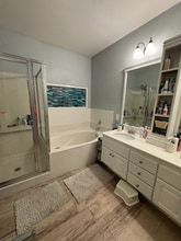 10129 Delcresta Dr in Moreno Valley, CA - Foto de edificio - Building Photo