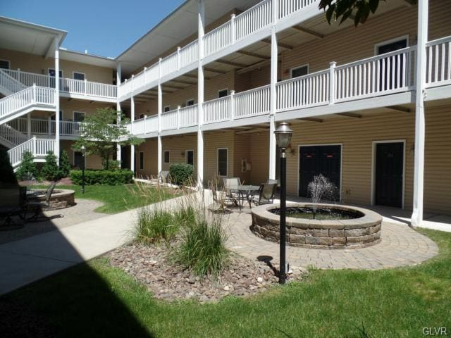 property at 252 N Walnut St
