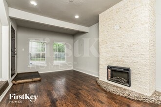 11517 Fernald Ave in Dallas, TX - Building Photo - Building Photo