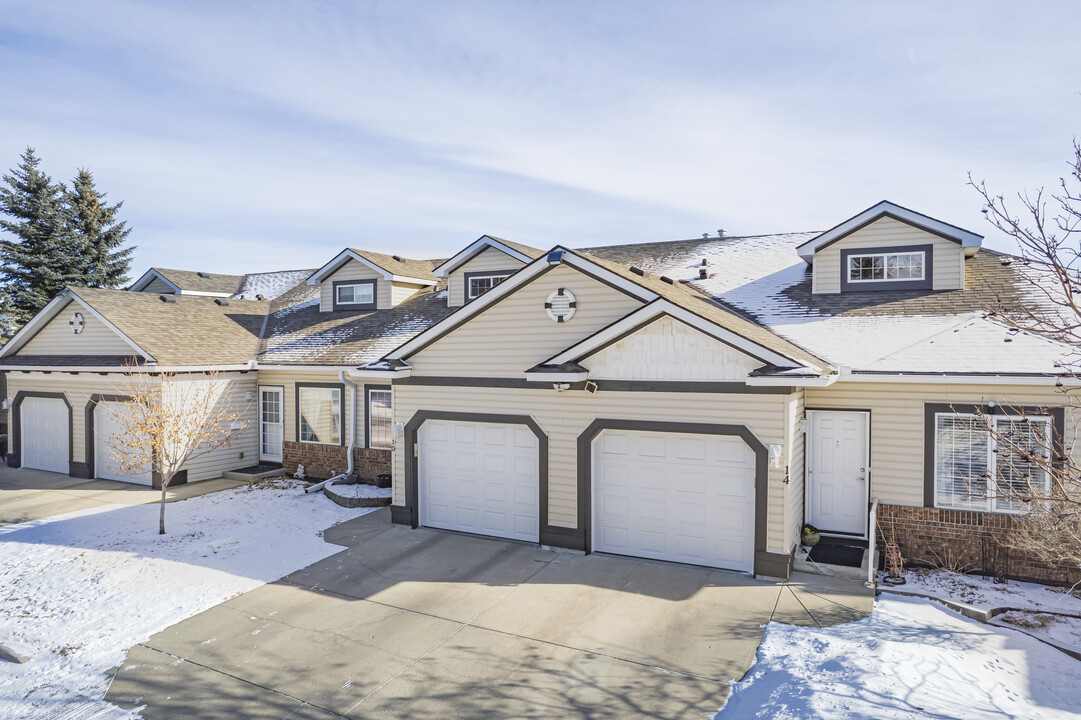 Somepointe Adult Village in Calgary, AB - Building Photo