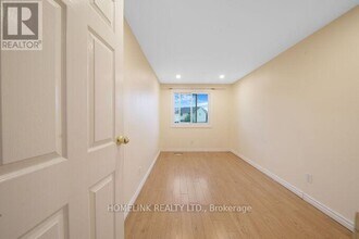 415 Chandos Ct in Oshawa, ON - Building Photo - Building Photo