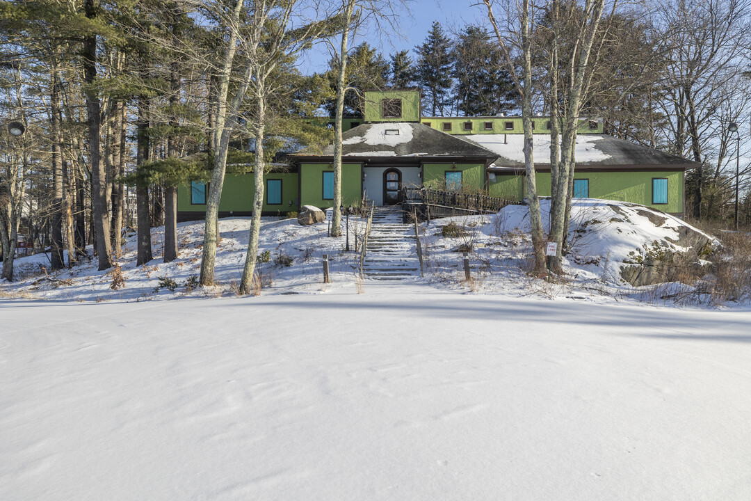 Bow Lane Apartments in Bedford, NH - Building Photo