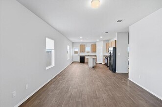 104 Cider Crk Dr in Elgin, TX - Building Photo - Building Photo