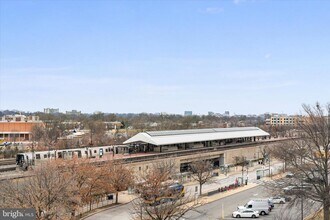 545 E Braddock Rd in Alexandria, VA - Building Photo - Building Photo