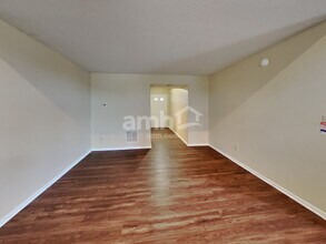 7703 Vincent Ct in Indianapolis, IN - Foto de edificio - Building Photo