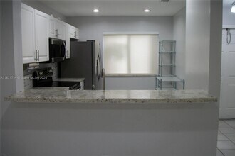 20884 NW 1st St in Pembroke Pines, FL - Building Photo - Building Photo