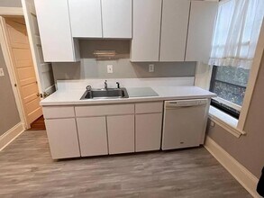 4 Auburn Ct, Unit 2 in Brookline, MA - Building Photo - Building Photo