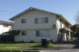 27100 Manon Ave in Hayward, CA - Building Photo - Building Photo