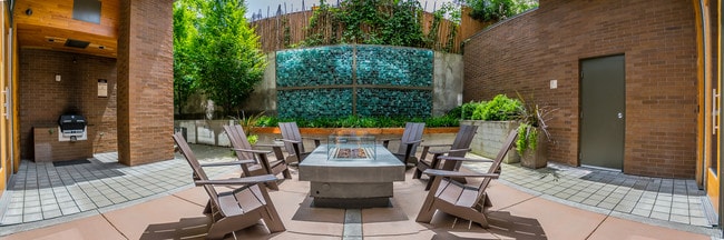 Uptown NW Collection in Portland, OR - Foto de edificio - Building Photo