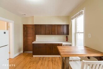 2150 W Warner Ave in Chicago, IL - Building Photo - Building Photo