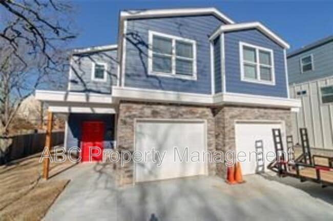 property at 1000 W Hickory St