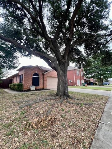 property at 943 Azalia Dr