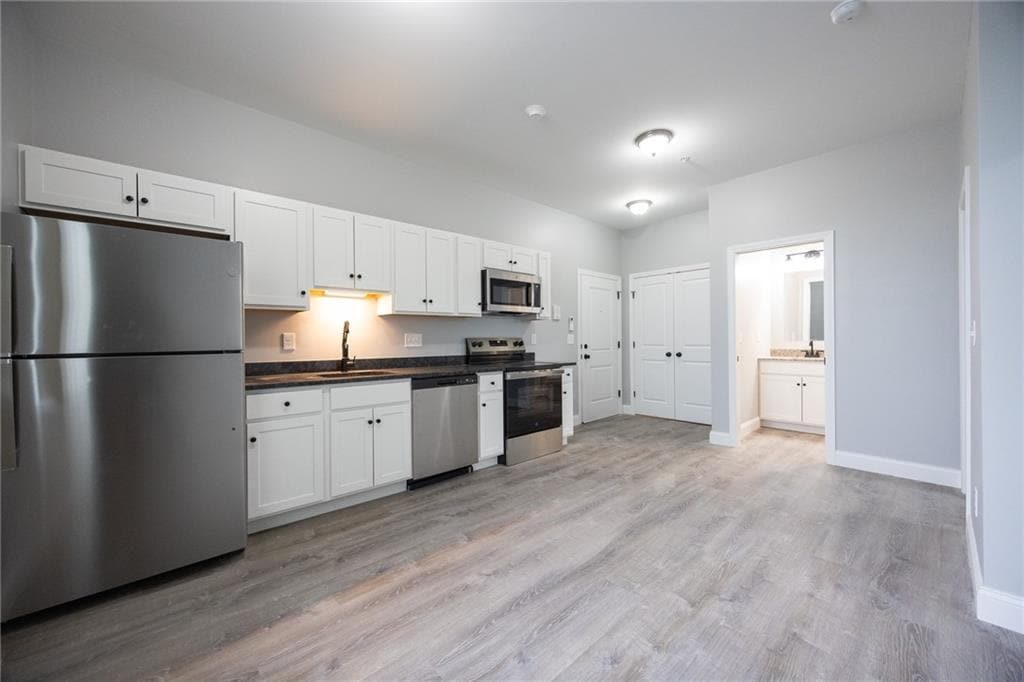 6899 Post Rd in North Kingstown, RI - Building Photo
