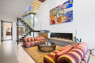 1509 E Bay Ave in Newport Beach, CA - Building Photo - Building Photo