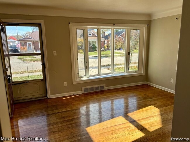 28127 Joan St in St. Clair Shores, MI - Building Photo - Building Photo