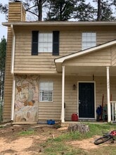 1225 Creek Forest Ct NW in Conyers, GA - Foto de edificio - Building Photo