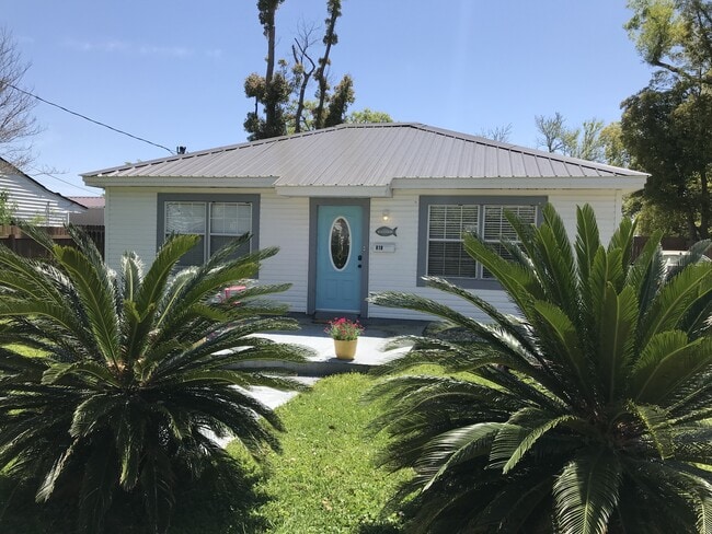 property at 818 Mccune Ct