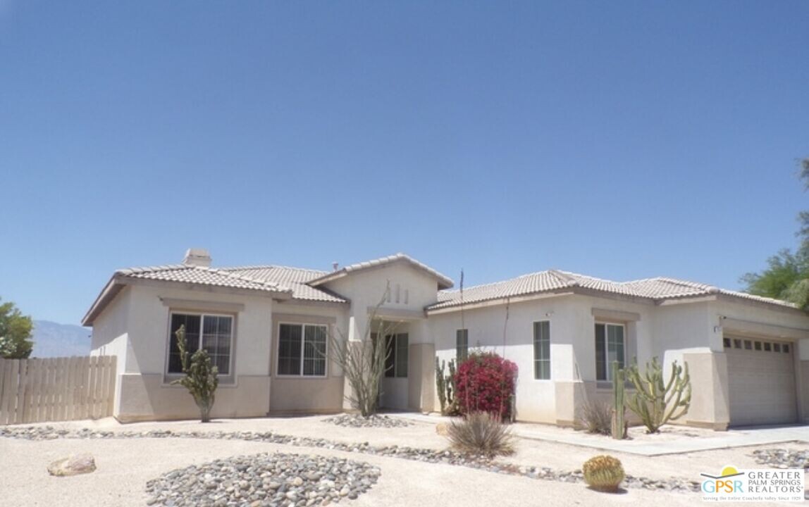 13591 Overlook Dr in Desert Hot Springs, CA - Building Photo