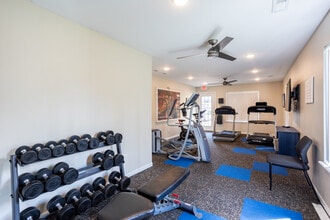 The Hampton at Coral Ridge in Coralville, IA - Building Photo - Interior Photo