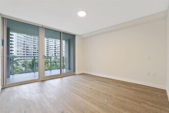 1500 Bay Rd, Unit N-0428 in Miami Beach, FL - Building Photo - Building Photo
