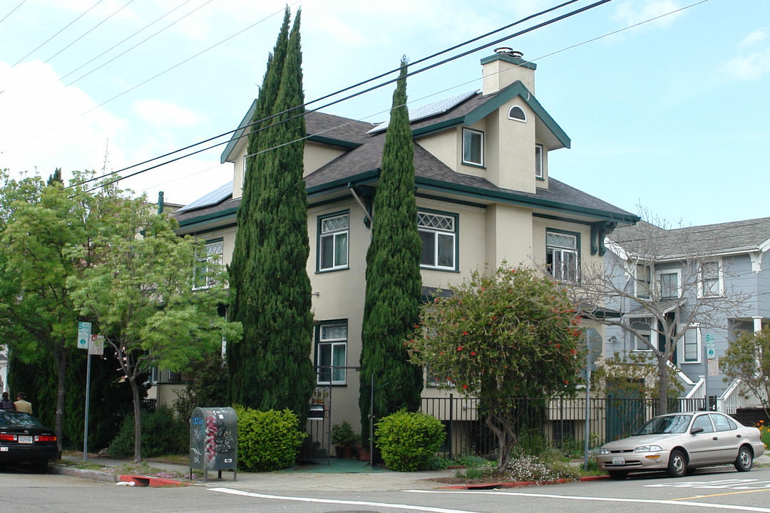 2542 Fulton St in Berkeley, CA - Building Photo